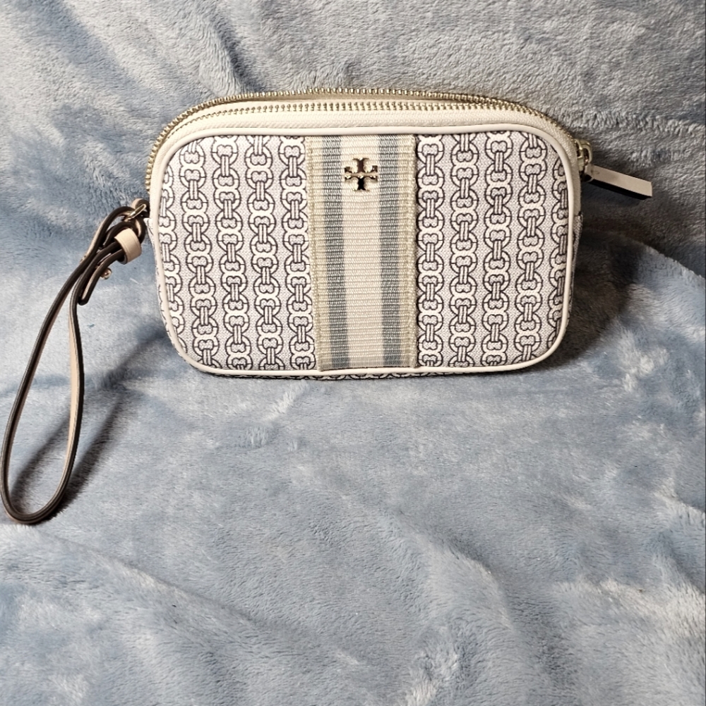 Tory Burch Gemini Link Wristlet